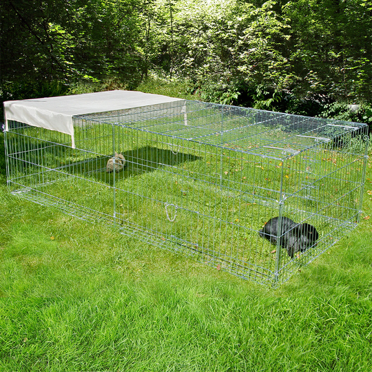 Kerbl Luxury utehage med galler-sadeltak - B 220 x D 103 x H 85 cm